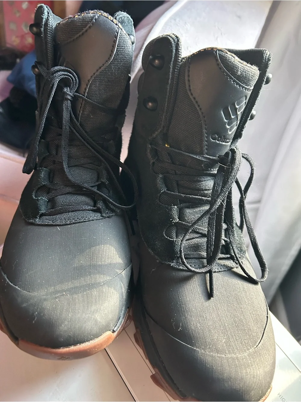 Columbia rugged lace